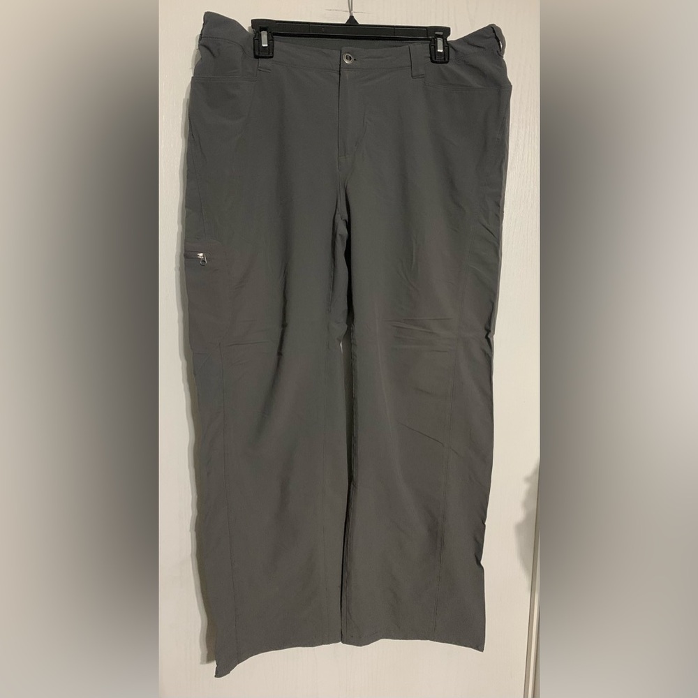 Patagonia Women’s Gray Hiking Cropped Pants